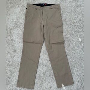 Dockers Men's Khaki Chinos